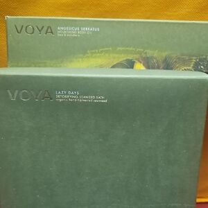 VOYA Serratus Nourishing Body Oil & Lazy Days Detoxifying Seaweed Bath